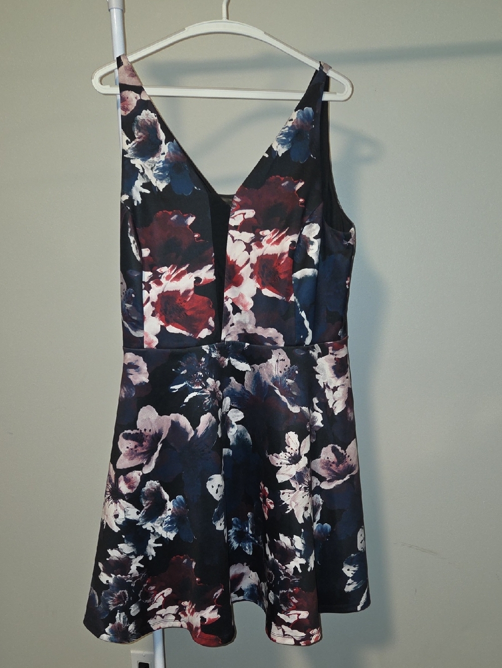 Reitmans Navy Floral V-Neck Fit & Flare Midi Dress